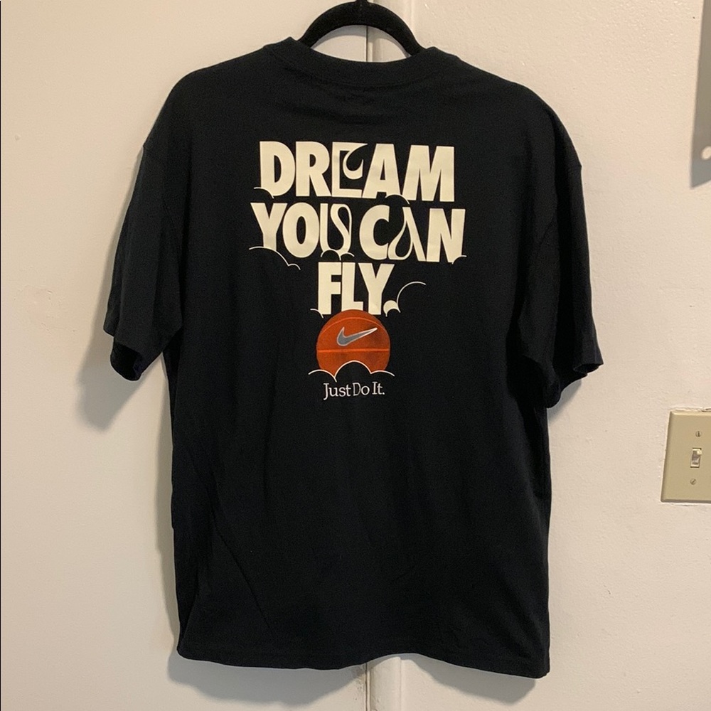 ⚡️Men’s loose fit basketball tee! NWT